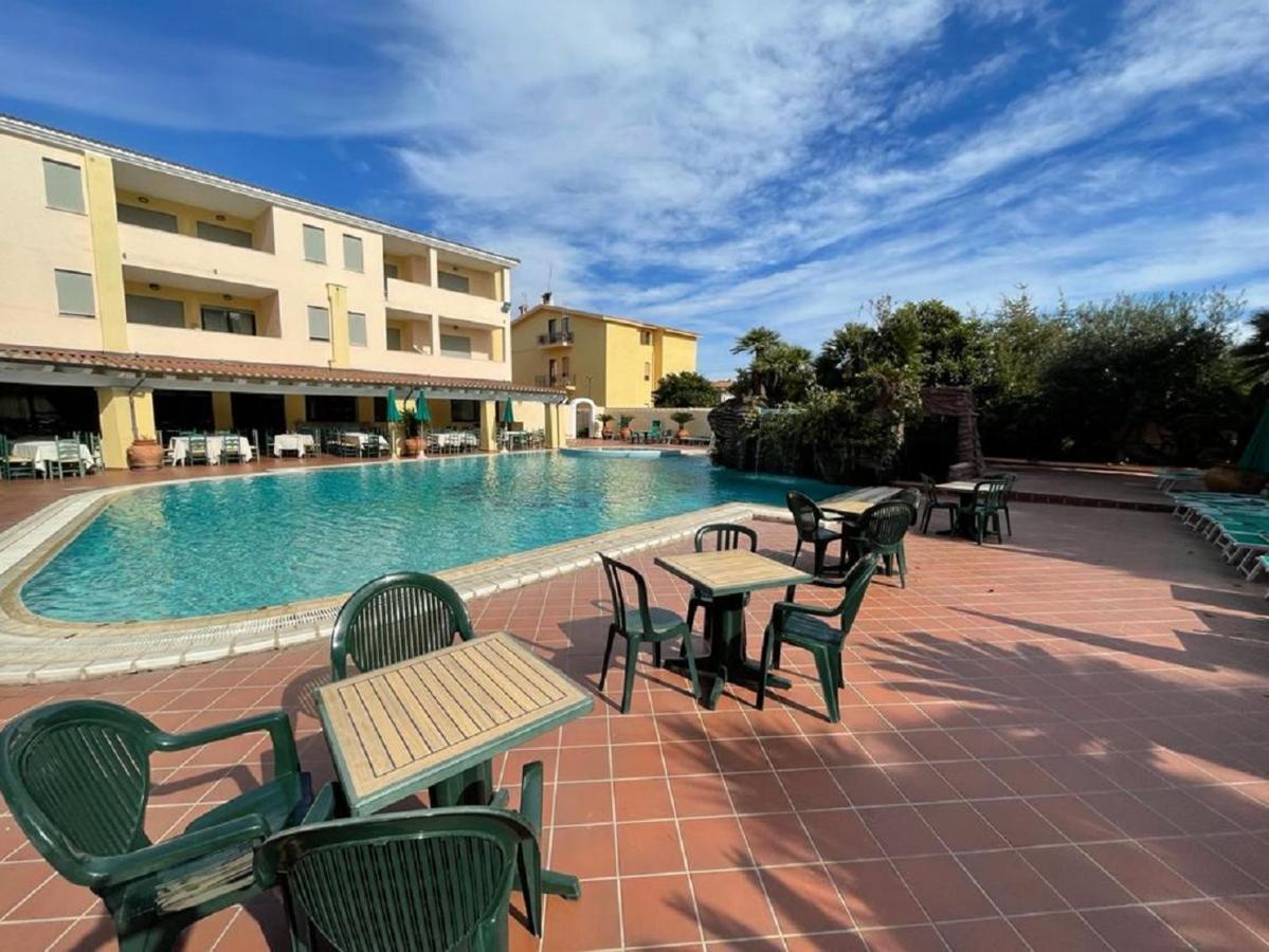 Le Residenze Del Golfo Di Orosei Aparthotel Εξωτερικό φωτογραφία